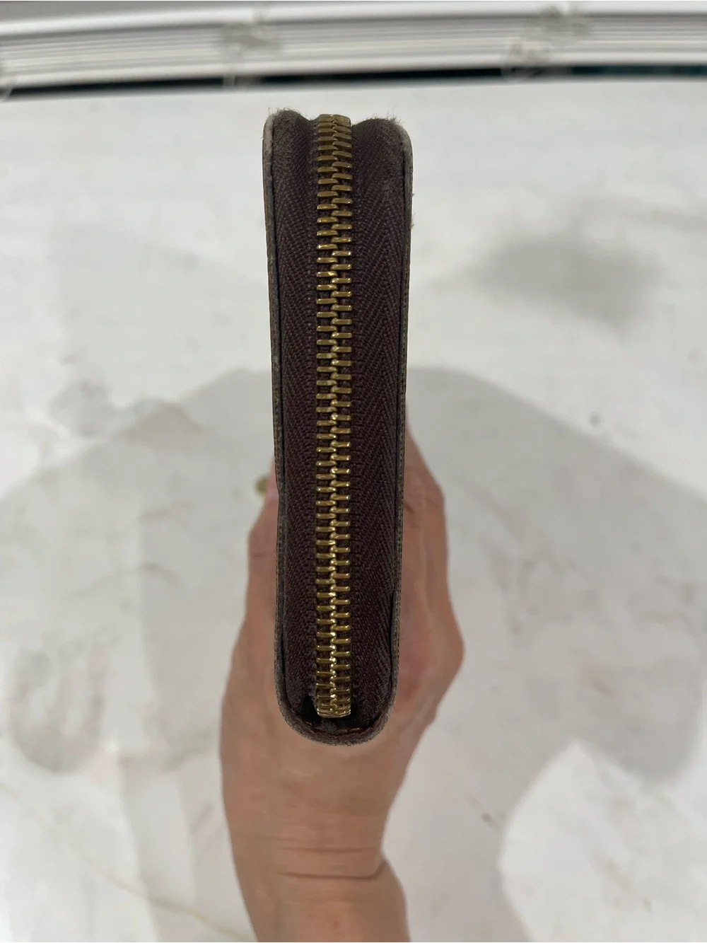Louis Vuitton zippy organizer